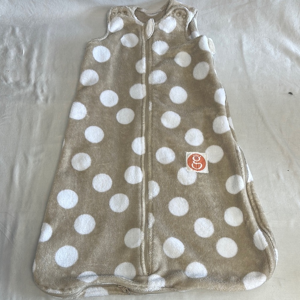 🐥 Gunamuna - Tan and White Polka Dot plush Sleep Sack with double Zipper Closure
